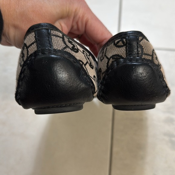 Flats - Picture 6 of 7